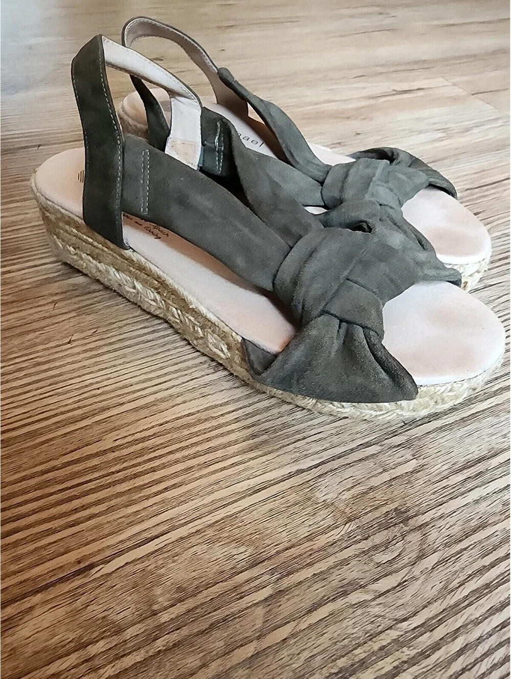 Size 9-9.5 Eric Michael Suede Leather Espadrille Sandals